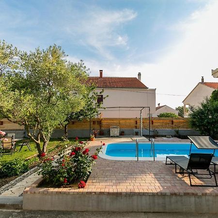 Vacation Home Duilo Donji Zemunik Eksteriør billede