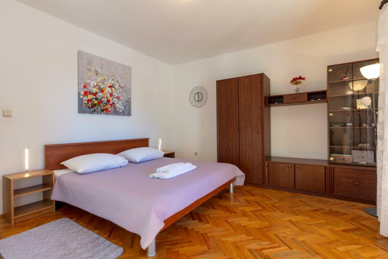 Vacation Home Duilo Donji Zemunik Eksteriør billede