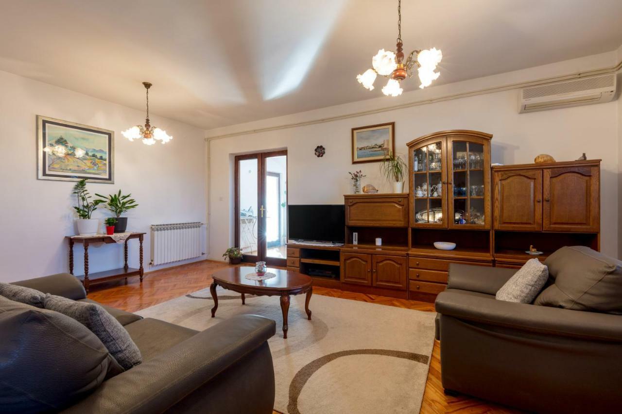Vacation Home Duilo Donji Zemunik Eksteriør billede
