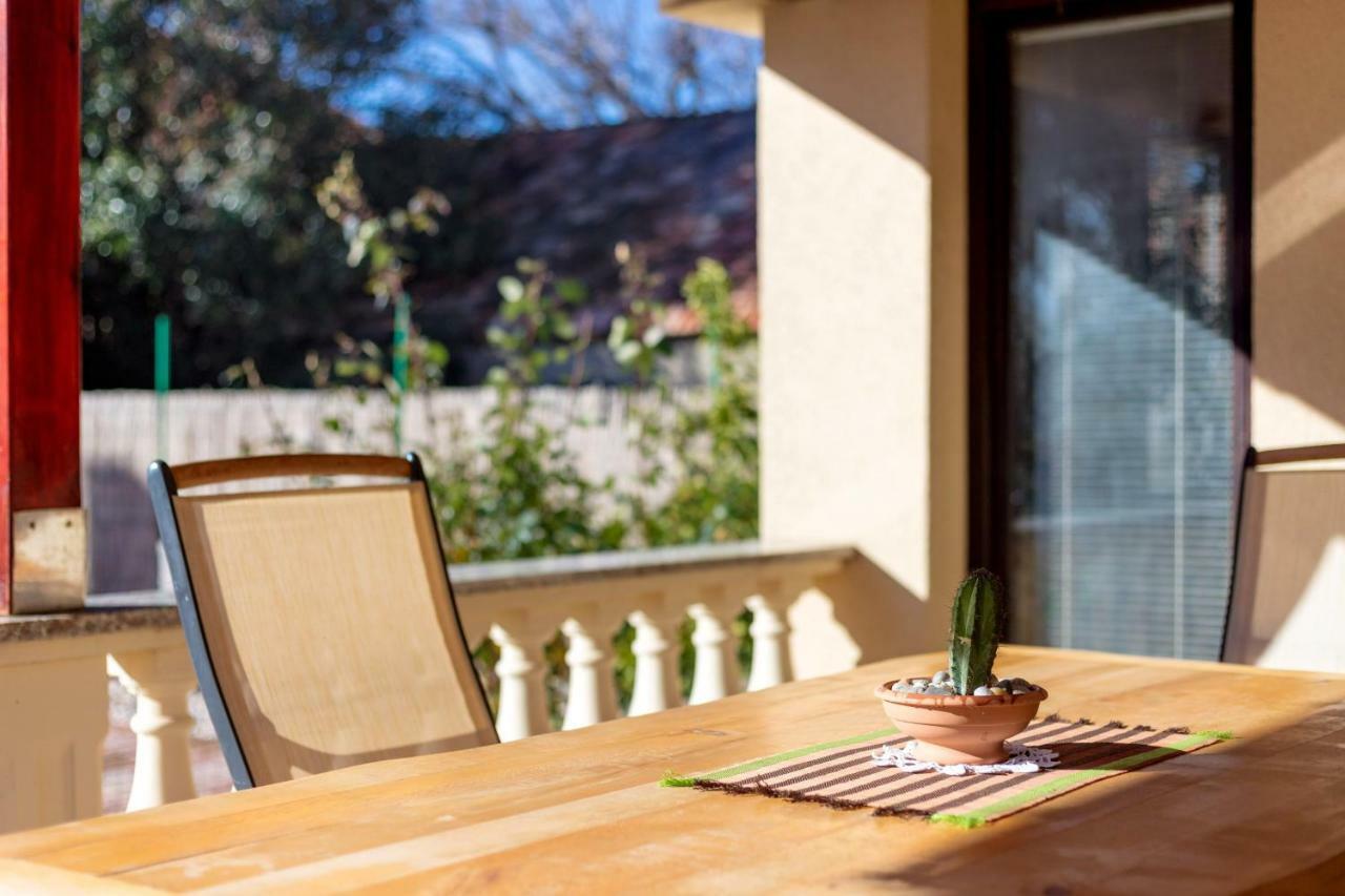 Vacation Home Duilo Donji Zemunik Eksteriør billede