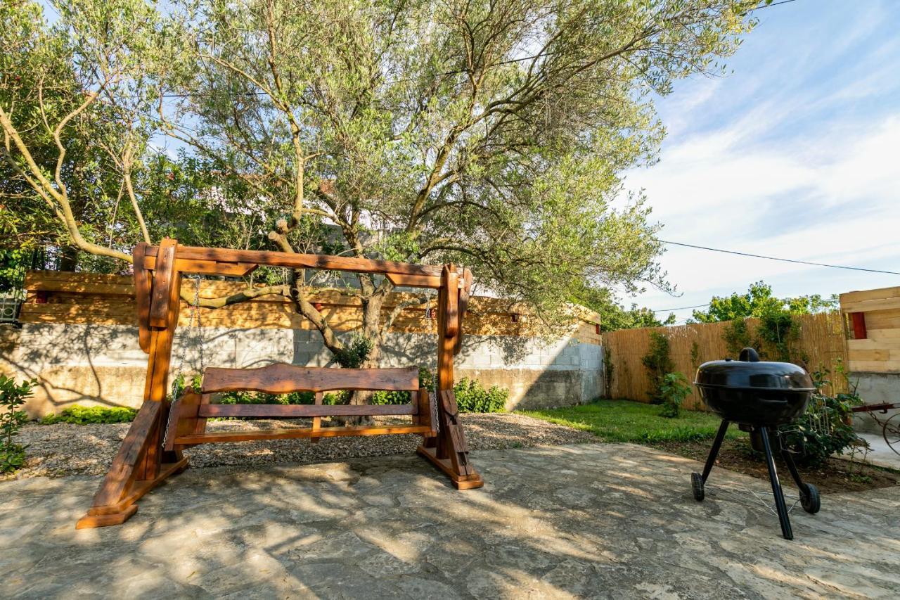 Vacation Home Duilo Donji Zemunik Eksteriør billede